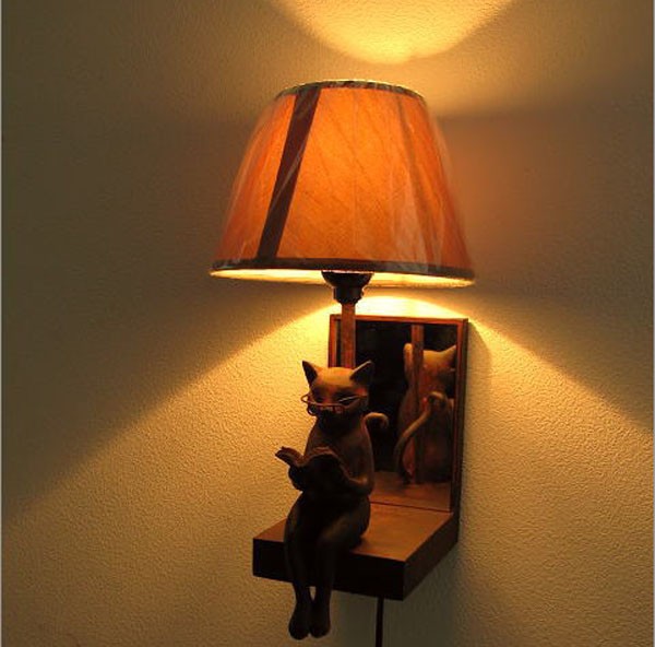 猫さんと一緒に静かに読書しよ【壁掛け猫ランプ】